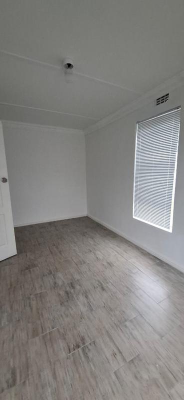To Let 2 Bedroom Property for Rent in Goodwood Central Western Cape